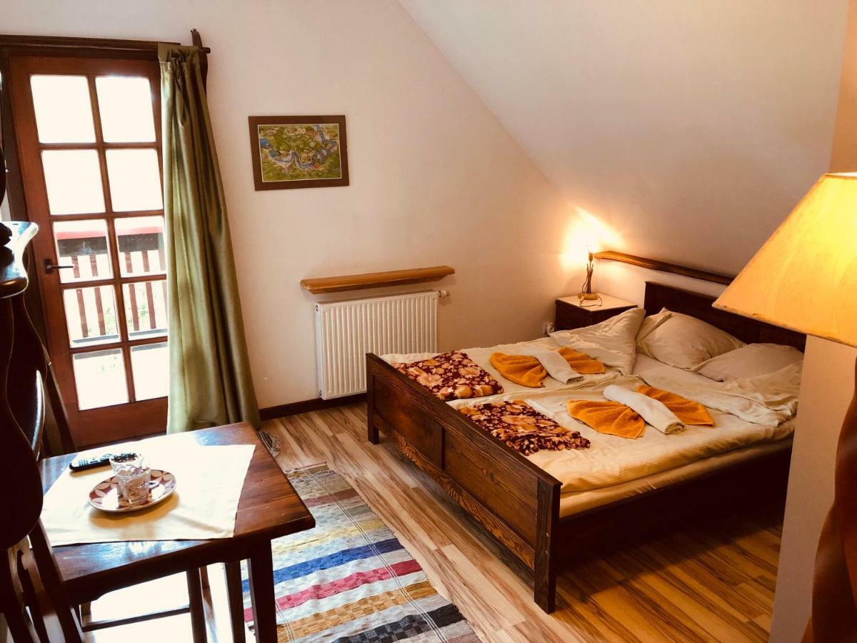 Bed and Breakfast Gosciniec Pod Smrekami Czorsztyn Esterno foto