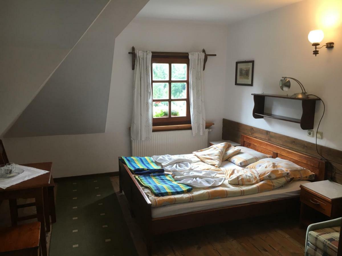 Bed and Breakfast Gosciniec Pod Smrekami Czorsztyn Esterno foto